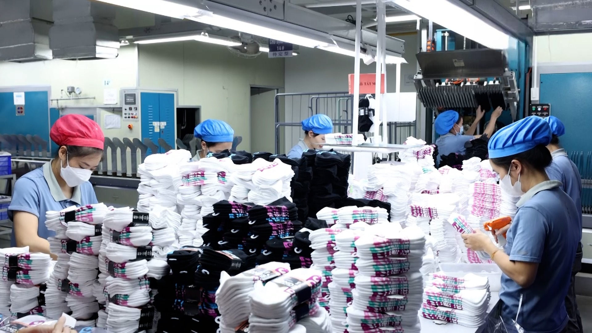 Năm 2023, các 6Pg88.con độc quyền mỗi ngày dệt may Thanh Hoá đã sản xuất đạt hơn 508 triệu sản phẩm, tăng 3,4% so với cùng kỳ năm 2022.