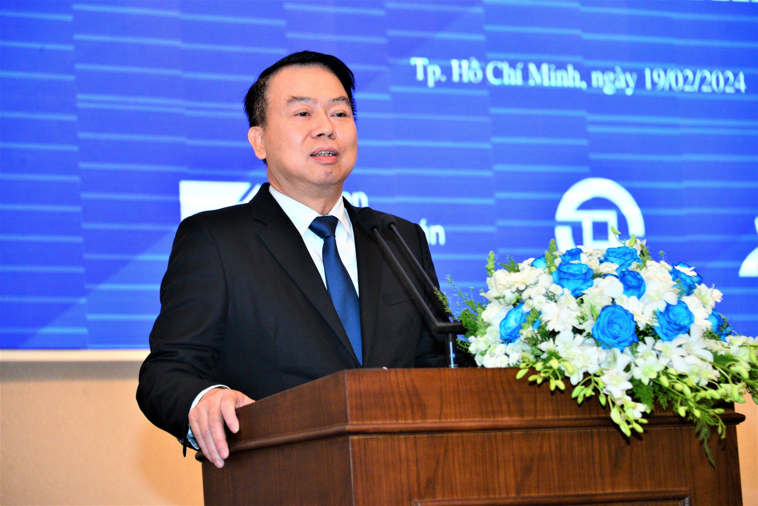Thứ trưởng Bộ T&agrave;i ch&iacute;nh Nguyễn Đức Chi ph&aacute;t biểu tại buổi lễ đ&aacute;nh cồng&nbsp;khai phi&ecirc;n giao dịch chứng kho&aacute;n đầu Xu&acirc;n Gi&aacute;p Th&igrave;n năm 2024.