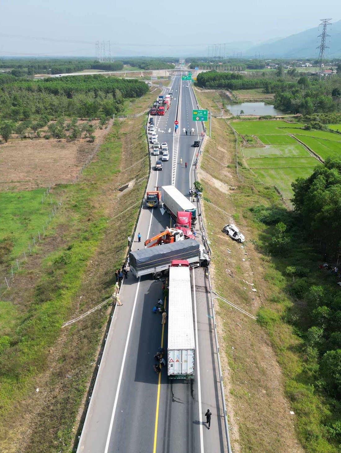 Vụ tai nạn trên cao tốc Cam Lộ - La Sơn lộ rõ nhiều mối nguy, lãng phí khi Pg88vn Trang Chủ Chính Thức cao tốc phân kỳ
