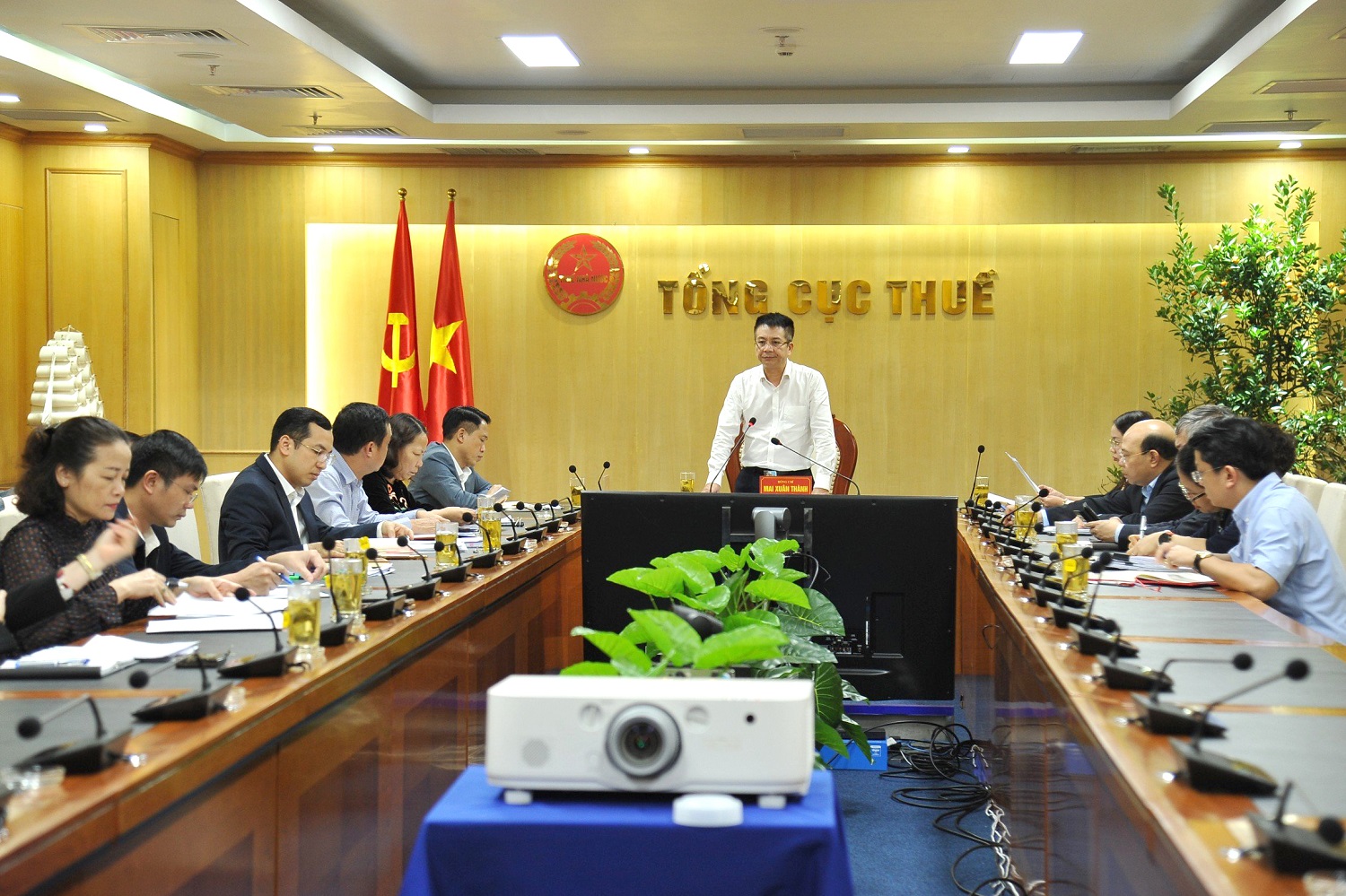 Tổng cục trưởng Mai Xu&acirc;n Th&agrave;nh chủ tr&igrave; cuộc họp.