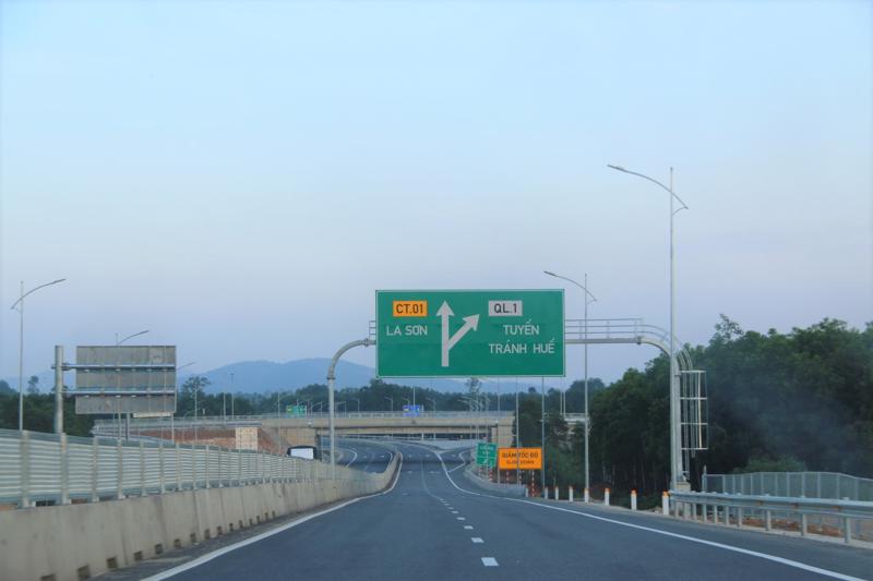 Link Trang Chủ PG88.Com Mới #2026 dài 98,3 km quy mô 2 làn xe, trong đó có 9 đoạn 4 làn xe, chiều dài mỗi đoạn khoảng 1,5 km.