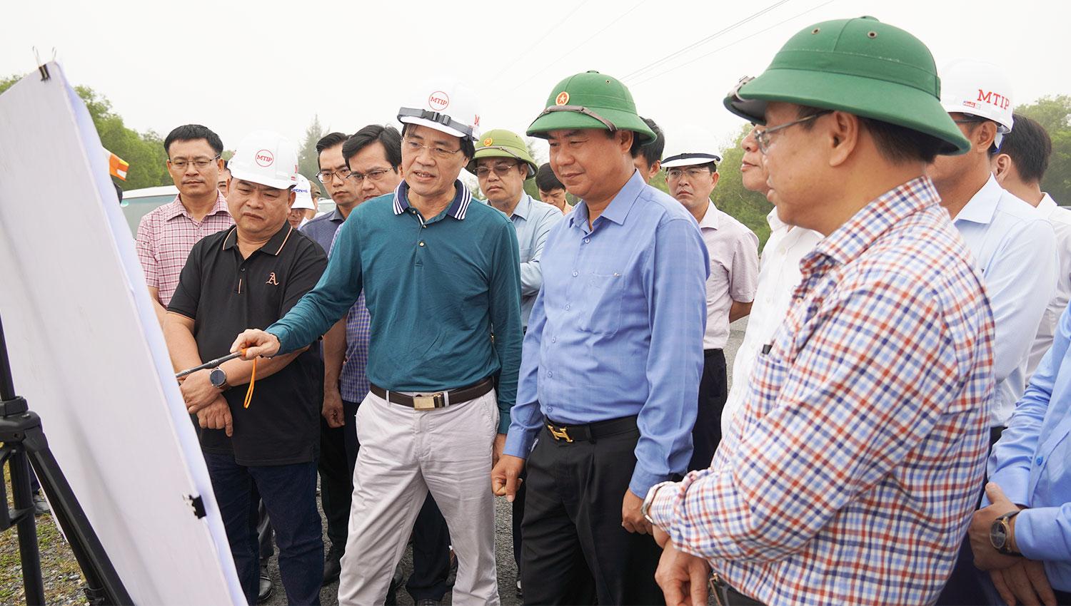 Lãnh đạo tỉnh Quảng Trị kiểm tra Link Trang Chủ PG88.Com Mới #2026 khu bến cảng Mỹ Thủy 
