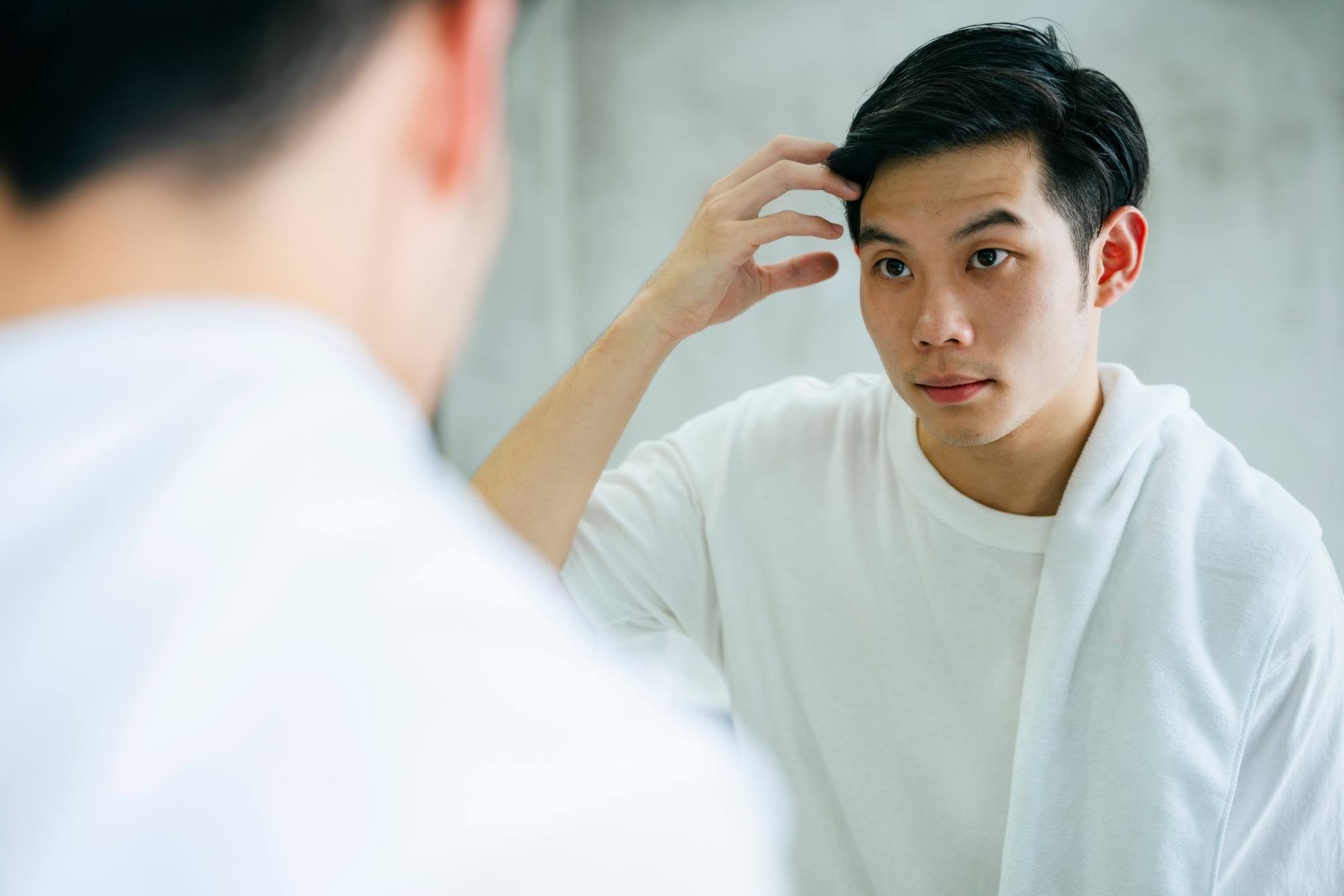 Tại Việt Nam, xu hướng l&agrave;m đẹp cho ph&aacute;i mạnh mới bắt đầu b&ugrave;ng nổ, gi&aacute; trị thị trường mỹ phẩm d&agrave;nh ri&ecirc;ng cho nam giới chỉ đạt khoảng 30 triệu USD...