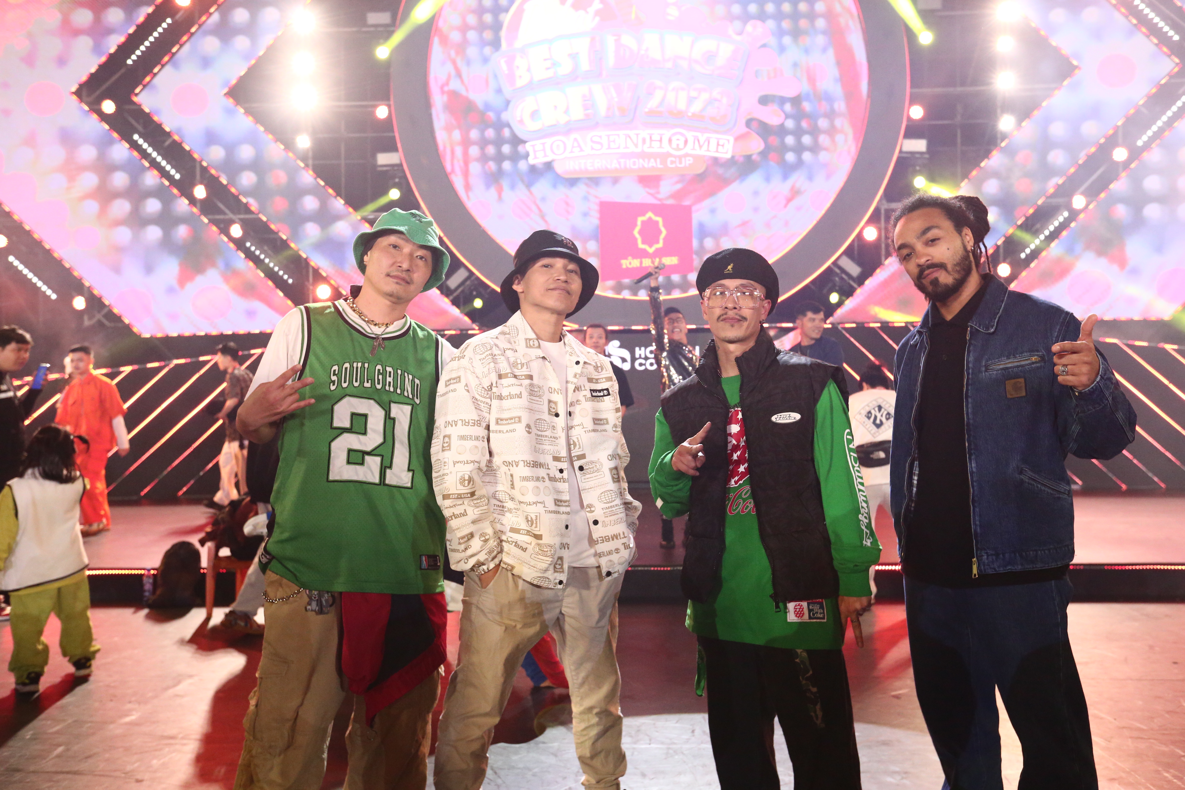 D&agrave;n Ban kh&aacute;m khảo quyền lực của Dalat Best Dance Crew 2023 &ndash; Hoa Sen Home International Cup.