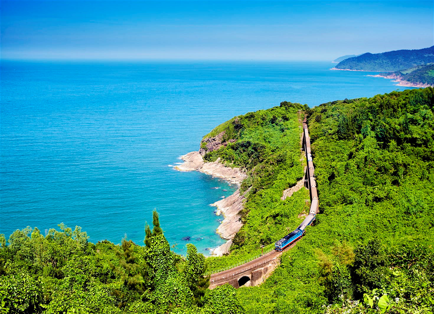 Cũng như các loại hình v&acirc;̣n tải hành khách khác, đường sắt cũng chu&acirc;̉n bị bước vào giai đoạn th&acirc;́p đi&ecirc;̉m đ&acirc;̀u năm.