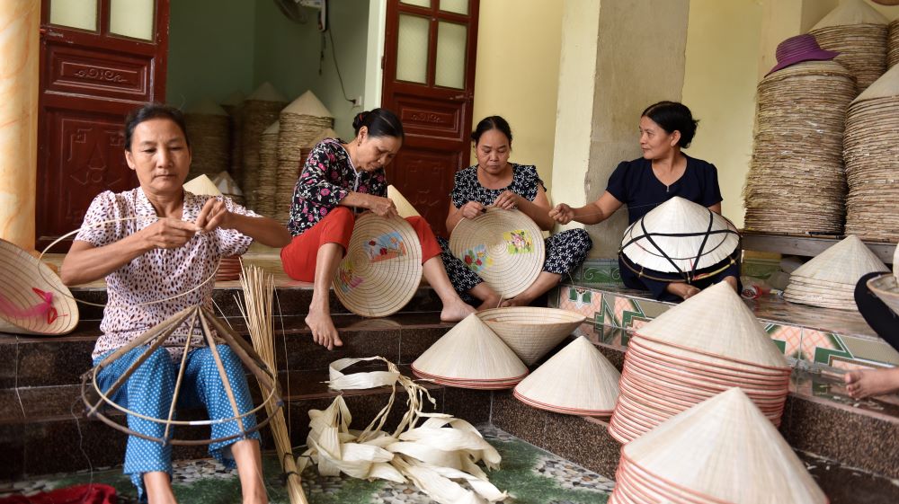 &nbsp;Những người phụ nữ ở x&atilde; Xu&acirc;n Lộc miệt m&agrave;i 