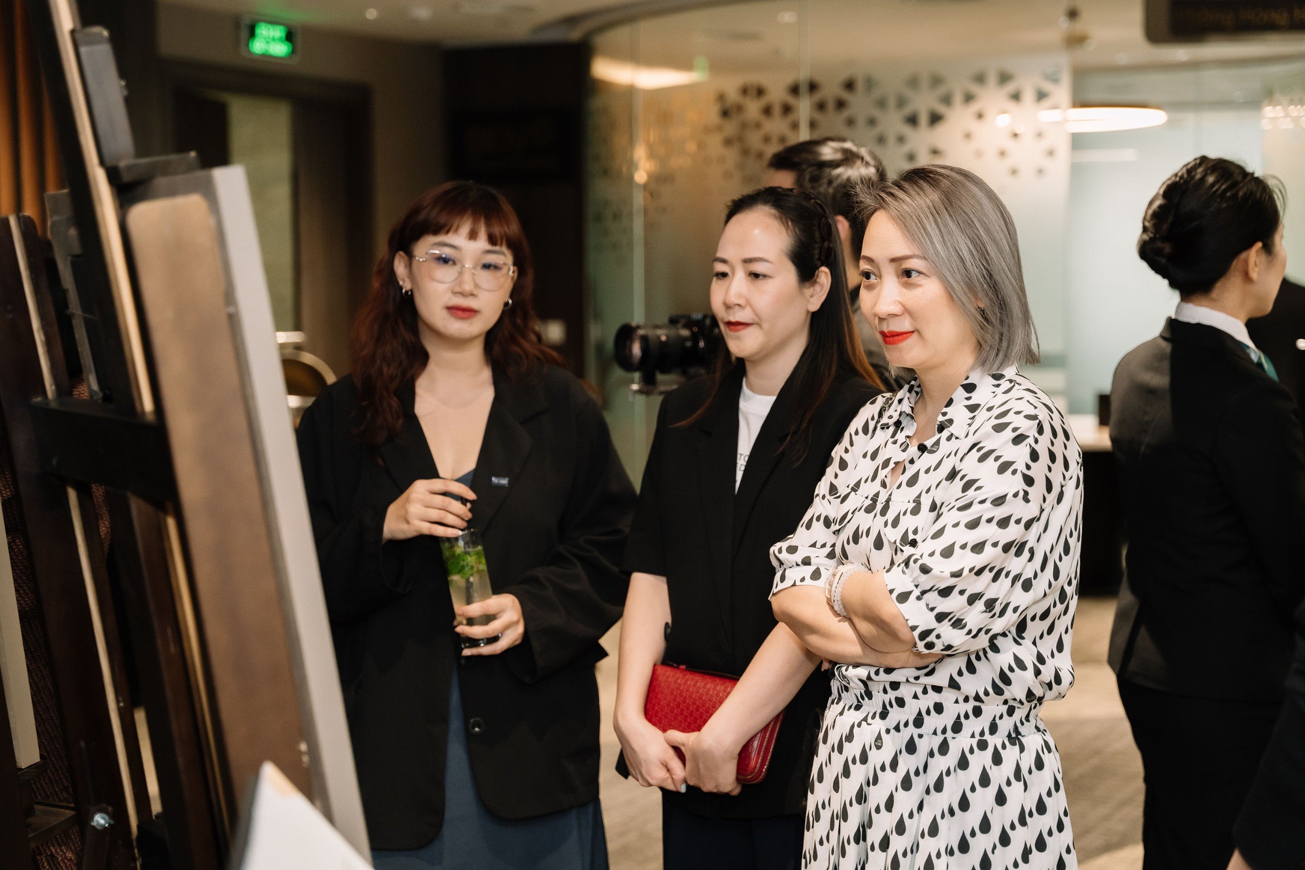 Sự kiện Private Club chủ đề thưởng l&atilde;m tranh d&agrave;nh cho cộng đồng tinh hoa.