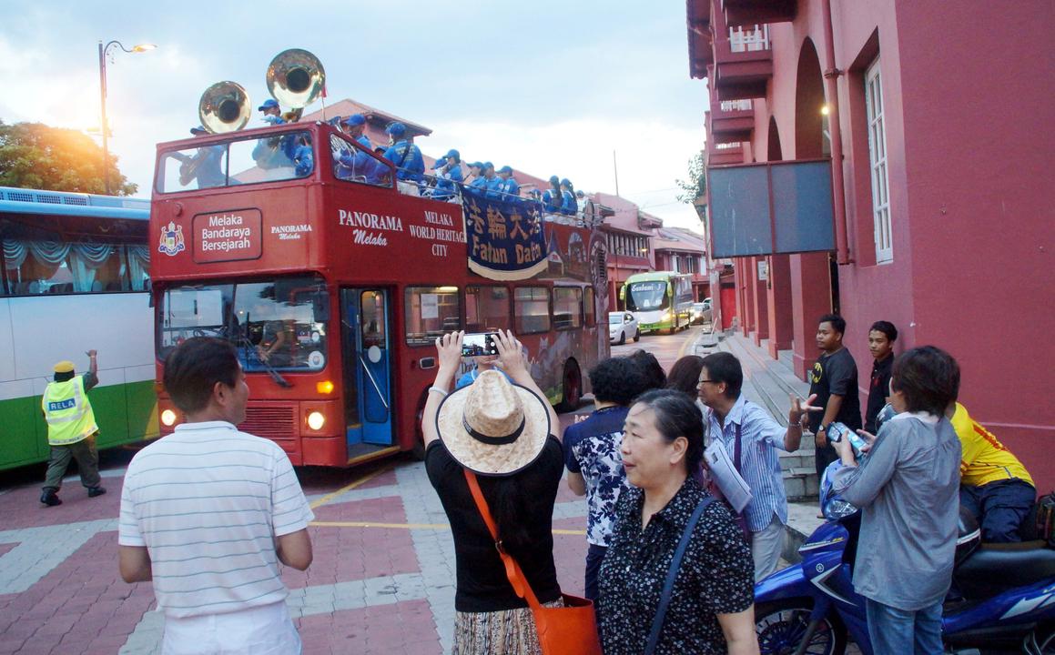 Dịp Tết Nguy&ecirc;n đ&aacute;n Gi&aacute;p Th&igrave;n, Malaysia đ&oacute;n 100.000 lượt kh&aacute;ch Trung Quốc, tăng 50% so với c&ugrave;ng kỳ năm ngo&aacute;i.