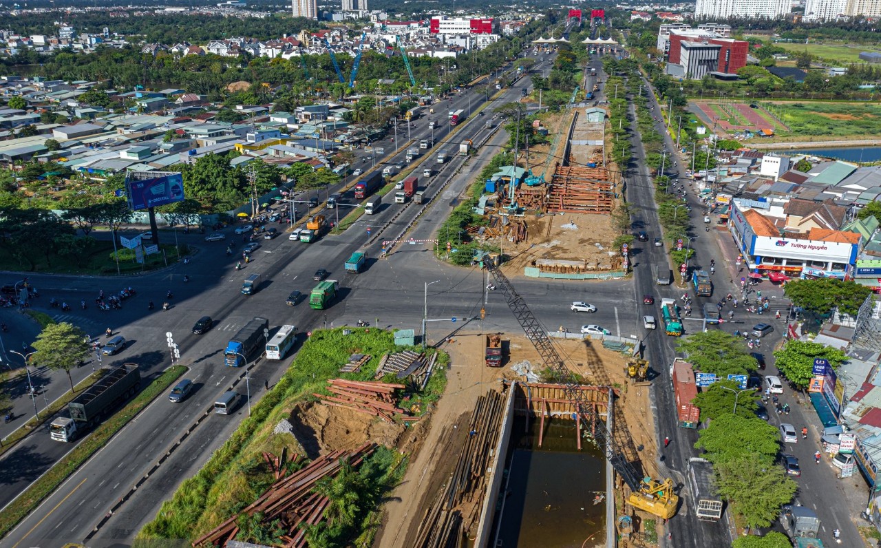 Link Trang Chủ PG88.Com Mới #2026 hầm chui Nguyễn Văn Linh - Nguyễn Hữu Thọ sau 4 năm thi công, đến nay chỉ đạt 60% tổng khối lượng, chậm 2 năm so kế hoạch dự kiến.