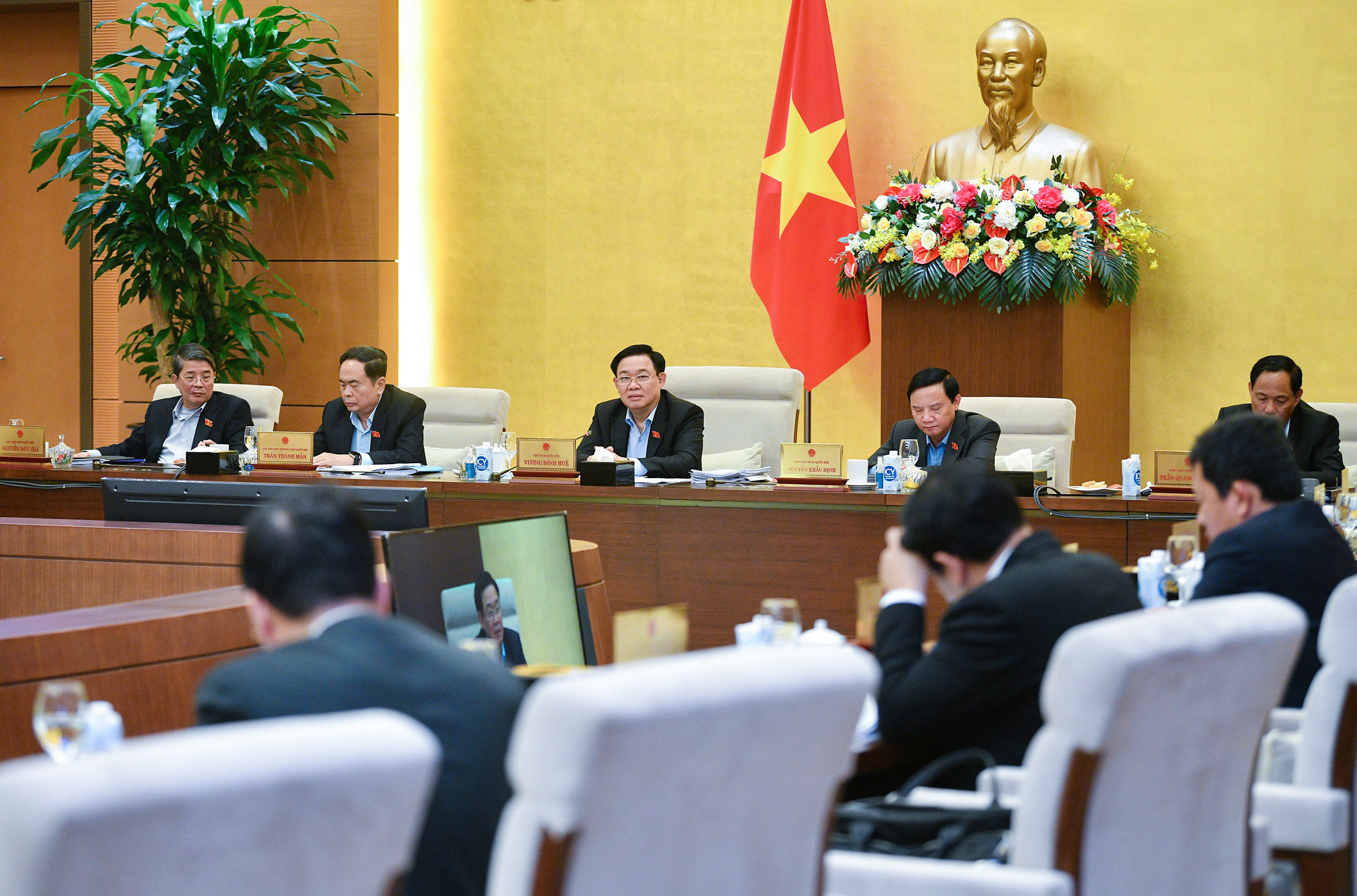 To&agrave;n cảnh buổi l&agrave;m việc - Ảnh: Quochoi.vn