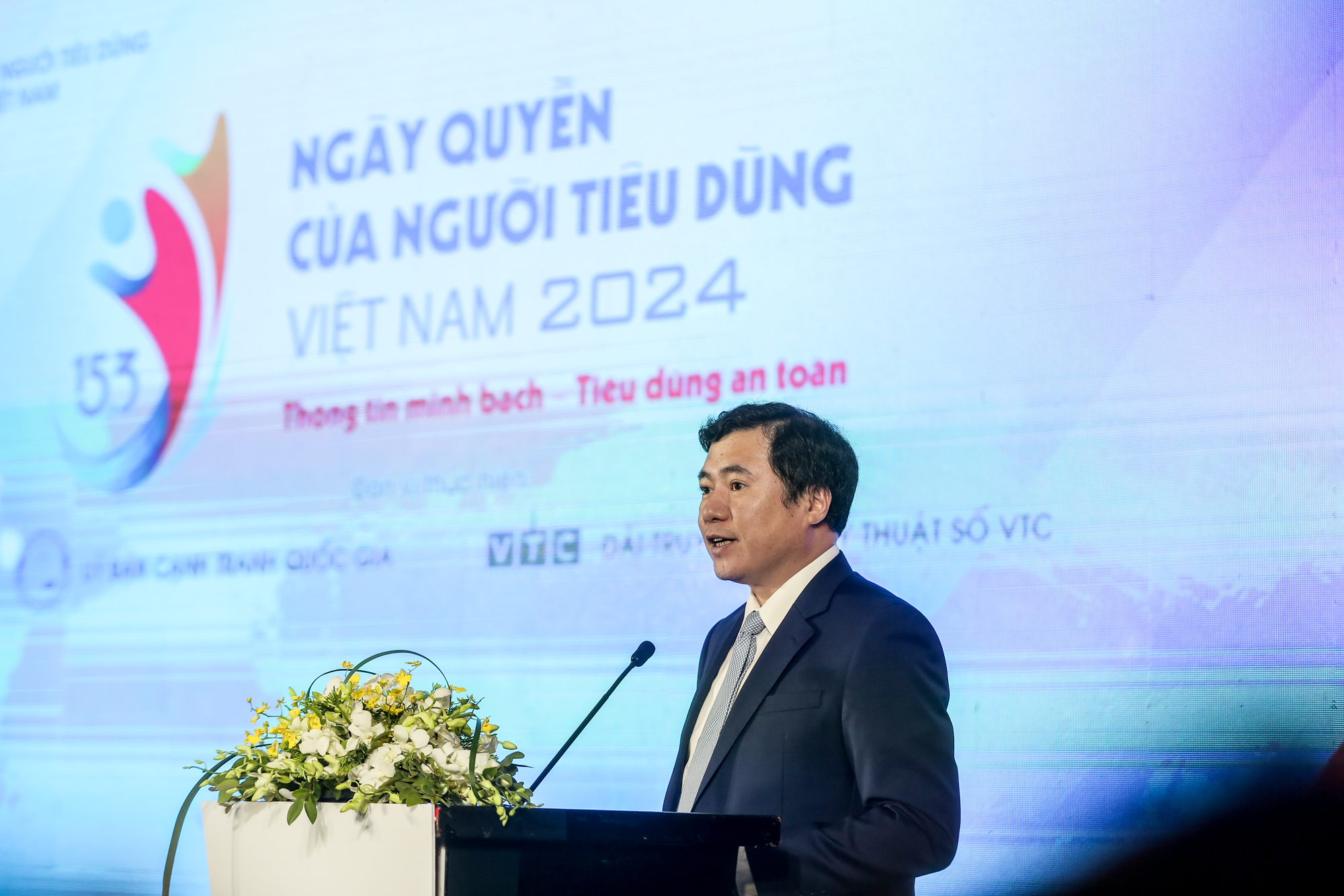 Thứ trưởng Bộ C&ocirc;ng Thương Nguyễn Sinh Nhật T&acirc;n ph&aacute;t biểu tại lễ ph&aacute;t động.