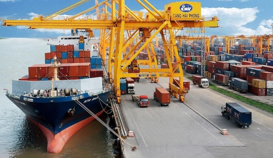 Nhiều ý kiến cho rằng cần xem xét đưa phụ thu giá THC vào danh mục hàng hoá, dịch vụ phải kê khai giá.