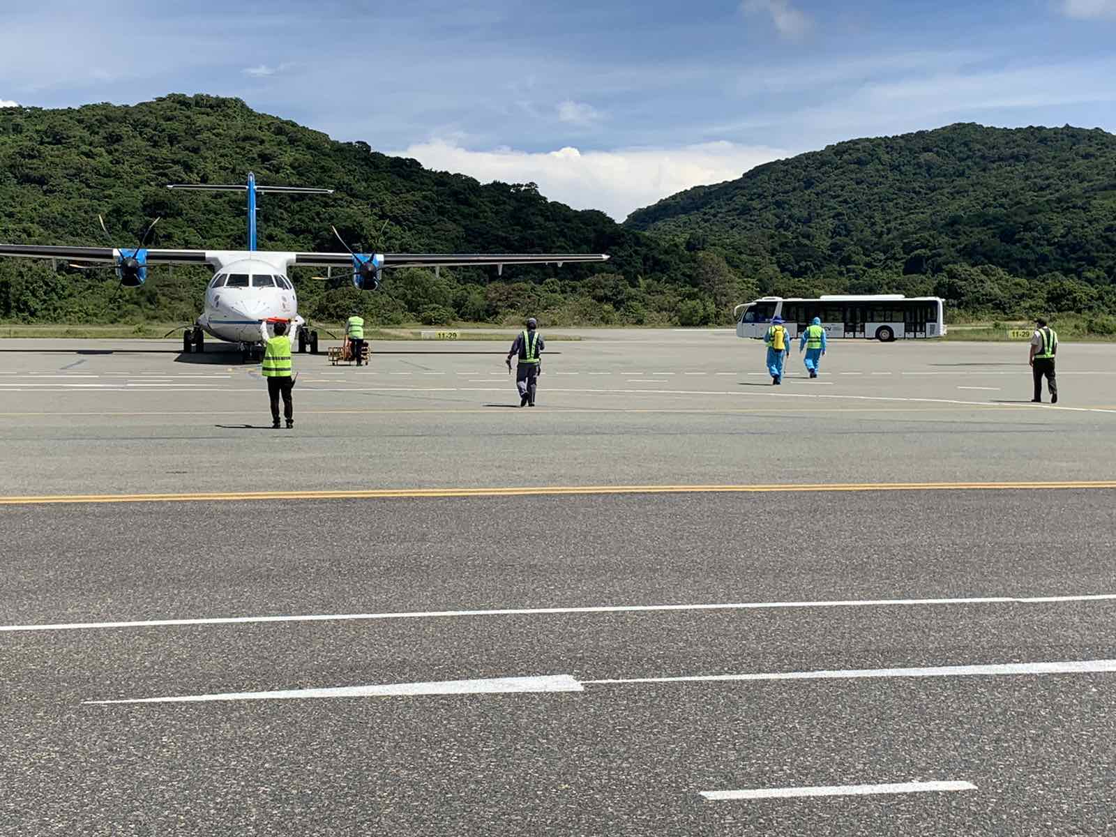Với tần suất bay lớn, h&agrave;nh kh&aacute;ch thuận tiện đặt chỗ, đ&aacute;p ứng nhu cầu đi lại từ TP.HCM hay từ c&aacute;c tỉnh th&agrave;nh ph&iacute;a Bắc đến C&ocirc;n Đảo.