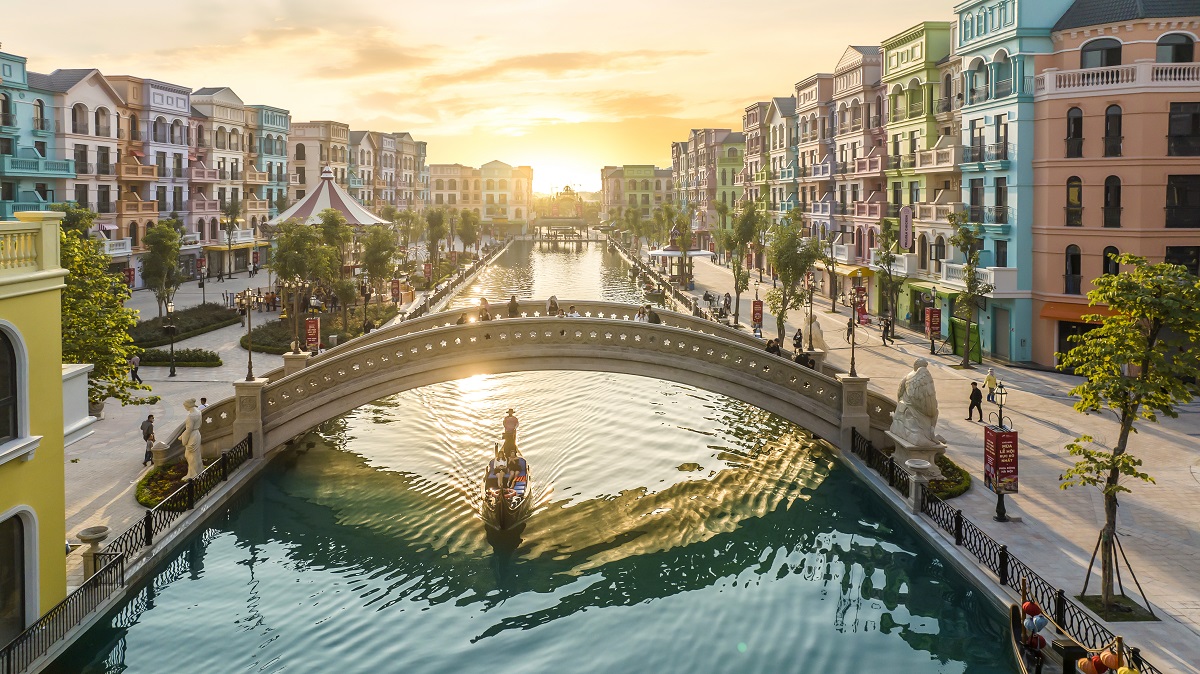 Nh&agrave; ph&aacute;t triển bất động sản lớn nhất Việt Nam l&agrave; tạo ra một kh&ocirc;ng gian sống đa dạng về tiện &iacute;ch, ph&ugrave; hợp với cộng đồng cư d&acirc;n nhiều quốc gia.