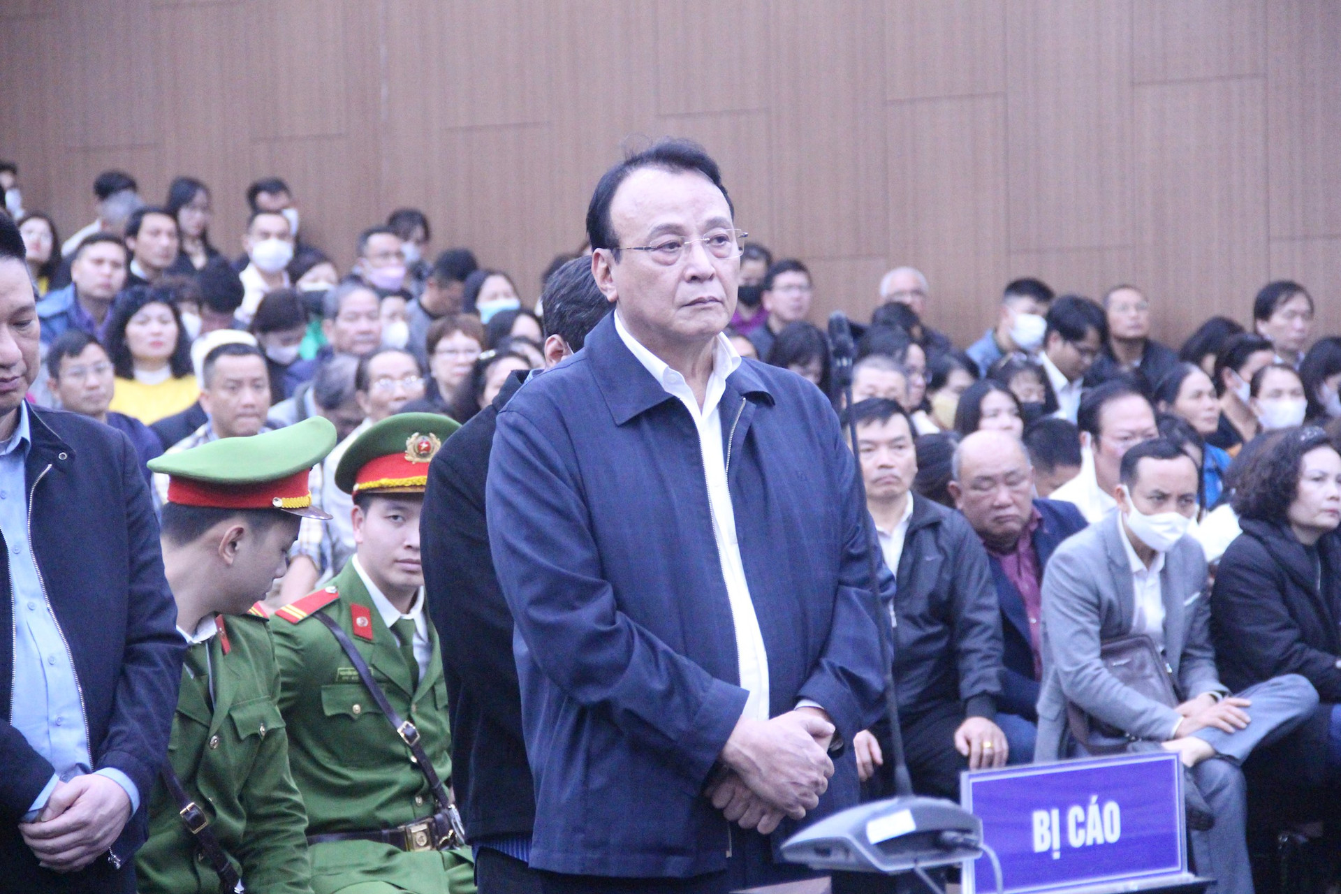 Ông Đỗ Anh Dũng khai báo tại tòa.