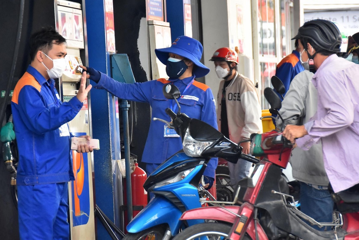 Giá xăng dầu đồng loạt tăng mạnh từ chiều 21/3/2024.
