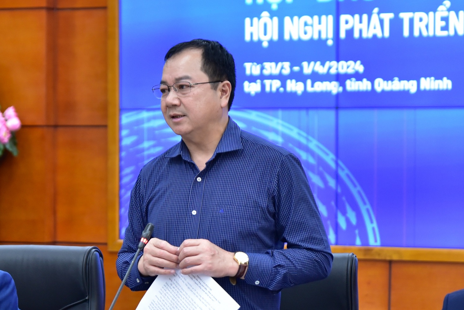 &Ocirc;ng Trần Đ&igrave;nh Lu&acirc;n: 