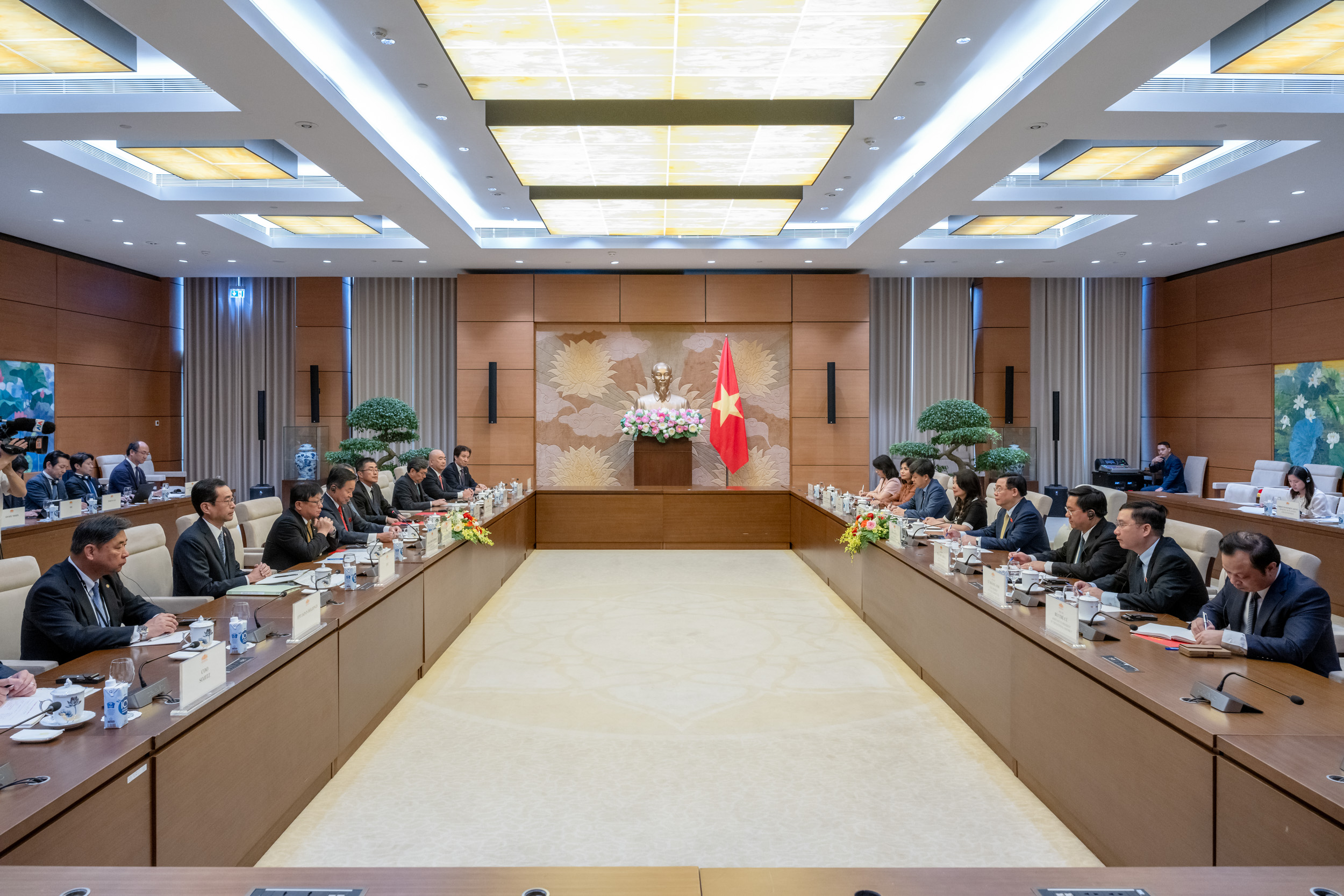 To&agrave;n cảnh cuộc tiếp