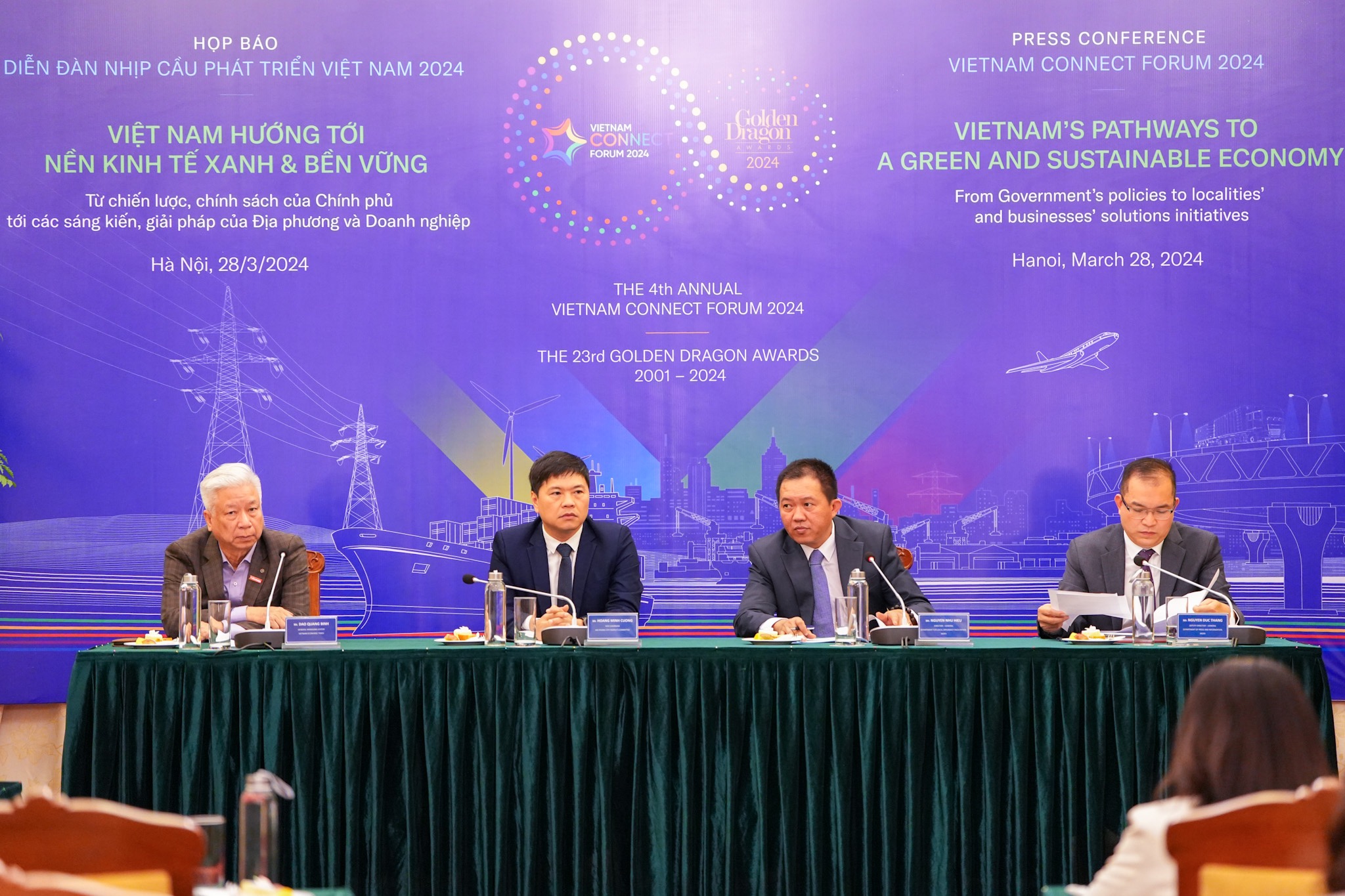 Đại diện ban tổ chức Diễn đàn Nhịp cầu PG88 hơn 2,1 triệu thành viên Việt Nam 2024 (Vietnam Connect Forum) và Golden Dragon Awards lần thứ 23 tại họp báo - Ảnh: Đàm Thanh