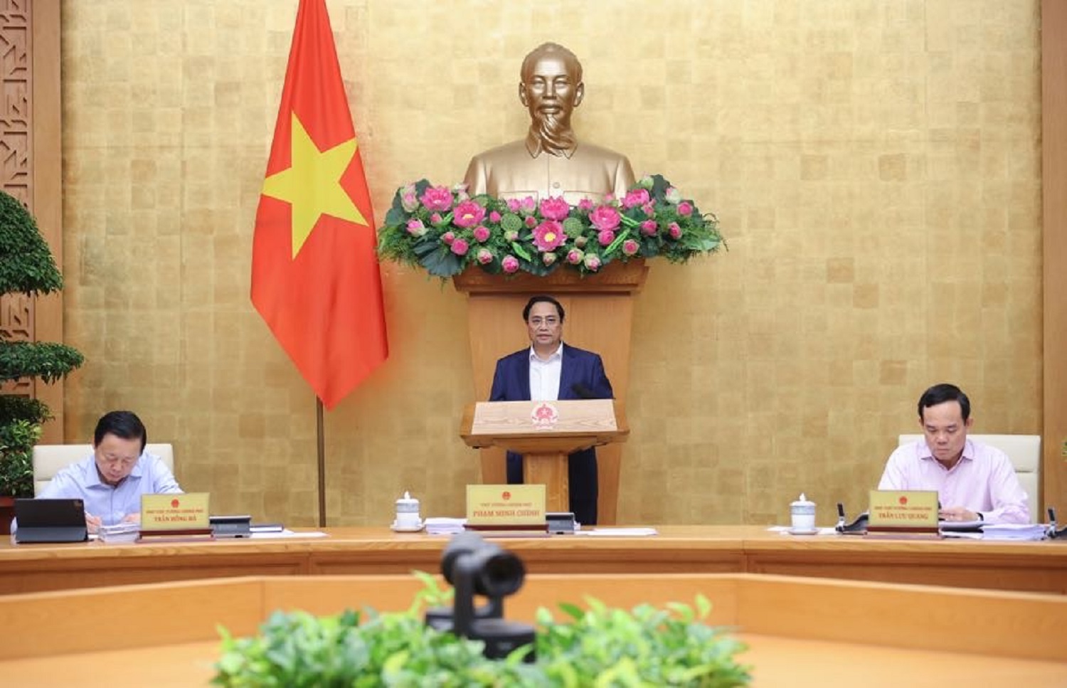 Thủ tướng Phạm Minh Ch&iacute;nh: