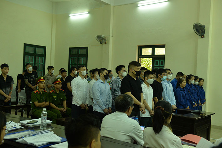 C&aacute;c bị c&aacute;o hầu t&ograve;a.