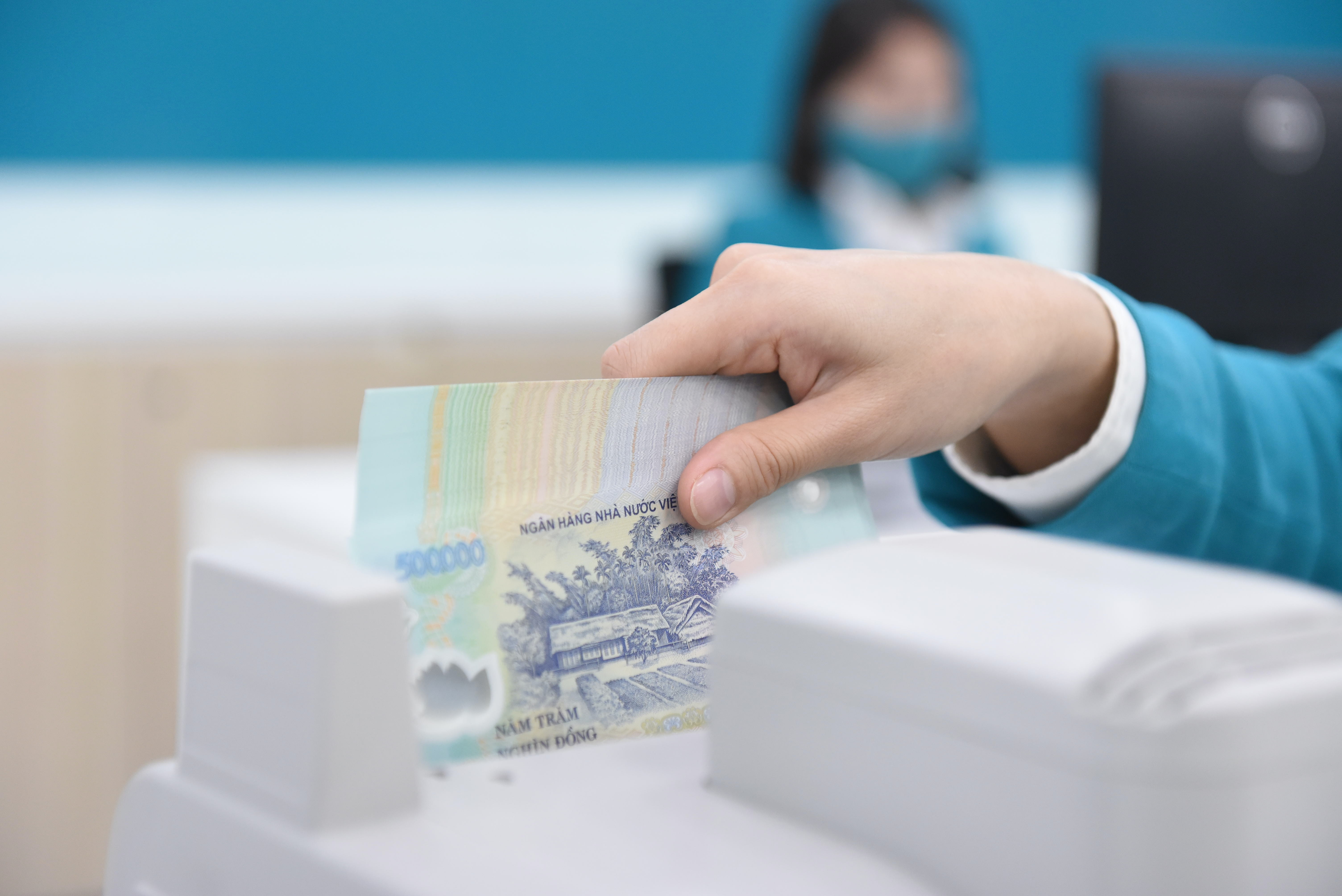 Tín dụng tại TP.HCM tăng nhẹ 0,5% trong tháng 3/2024 nhờ lãi suất thấp, kích thích nhu cầu vay