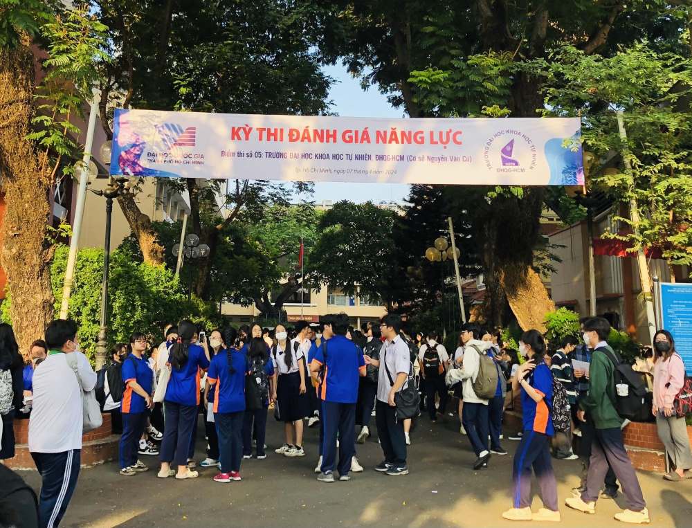 Năm nay, ĐHQG TP.HCM có gần 94.000 thí sinh tham gia thi đánh giá năng lực đợt 1/2024. Ảnh: Chân Phúc.