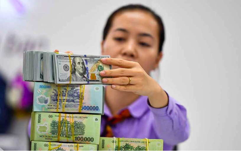 Ngày 16/4, tỷ giá trung tâm tăng mạnh 45 đồng so với 15/4, 1 USD =	24.141 VND.