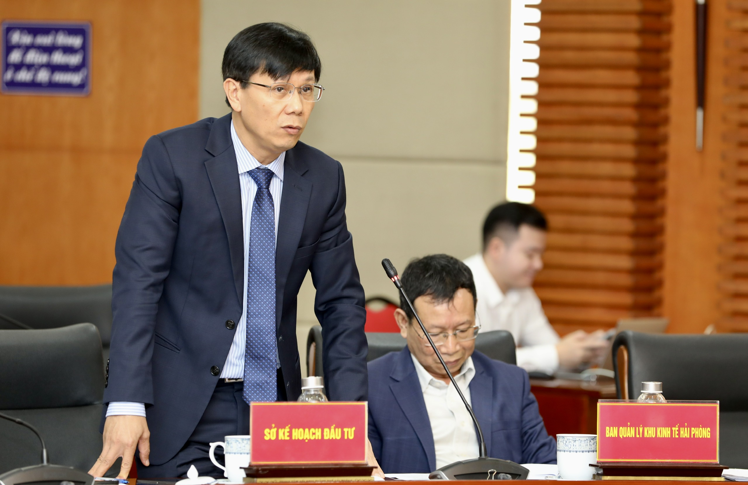 &Ocirc;ng&nbsp;B&ugrave;i Tiến Phong, Ph&oacute; Gi&aacute;m đốc Sở Kế hoạch v&agrave; Pg88vn Trang Chủ Chính Thức Hải Ph&ograve;ng, ph&aacute;t biểu tại buổi gặp gỡ -&nbsp;&nbsp;Ảnh: Việt Dũng.