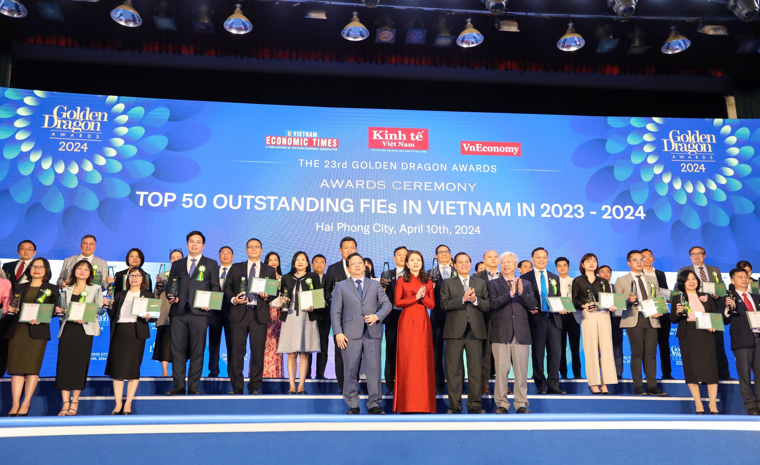 C&aacute;c PG88 Link Dễ Nhớ Pg88.com trong Top 50 c&ograve;n c&oacute;: TỔ HỢP KHU C&Ocirc;NG NGHIỆP DEEP C; C&Ocirc;NG TY TNHH CHUYỂN PH&Aacute;T NHANH DHL &ndash; VNPT; C&Ocirc;NG TY TNHH FRASERS PROPERTY DEVELOPMENT SERVICES (VIỆT NAM); C&Ocirc;NG TY TNHH BẢO HIỂM NH&Acirc;N THỌ FUBON VIỆT NAM; C&Ocirc;NG TY TNHH BẢO HIỂM NH&Acirc;N THỌ FWD VIỆT NAM; C&Ocirc;NG TY TNHH GAMUDA LAND VIỆT NAM; C&Ocirc;NG TY TNHH BẢO HIỂM NH&Acirc;N THỌ GENERALI VIỆT NAM; C&Ocirc;NG TY CỔ PHẦN NĂNG LƯỢNG M&Ocirc;I TRƯỜNG THI&Ecirc;N &Yacute; H&Agrave; NỘI; C&Ocirc;NG TY TNHH BẢO HIỂM HANWHA LIFE VIỆT NAM; C&Ocirc;NG TY TNHH MTV HERBALIFE VIỆT NAM. Ảnh: Việt Dũng.