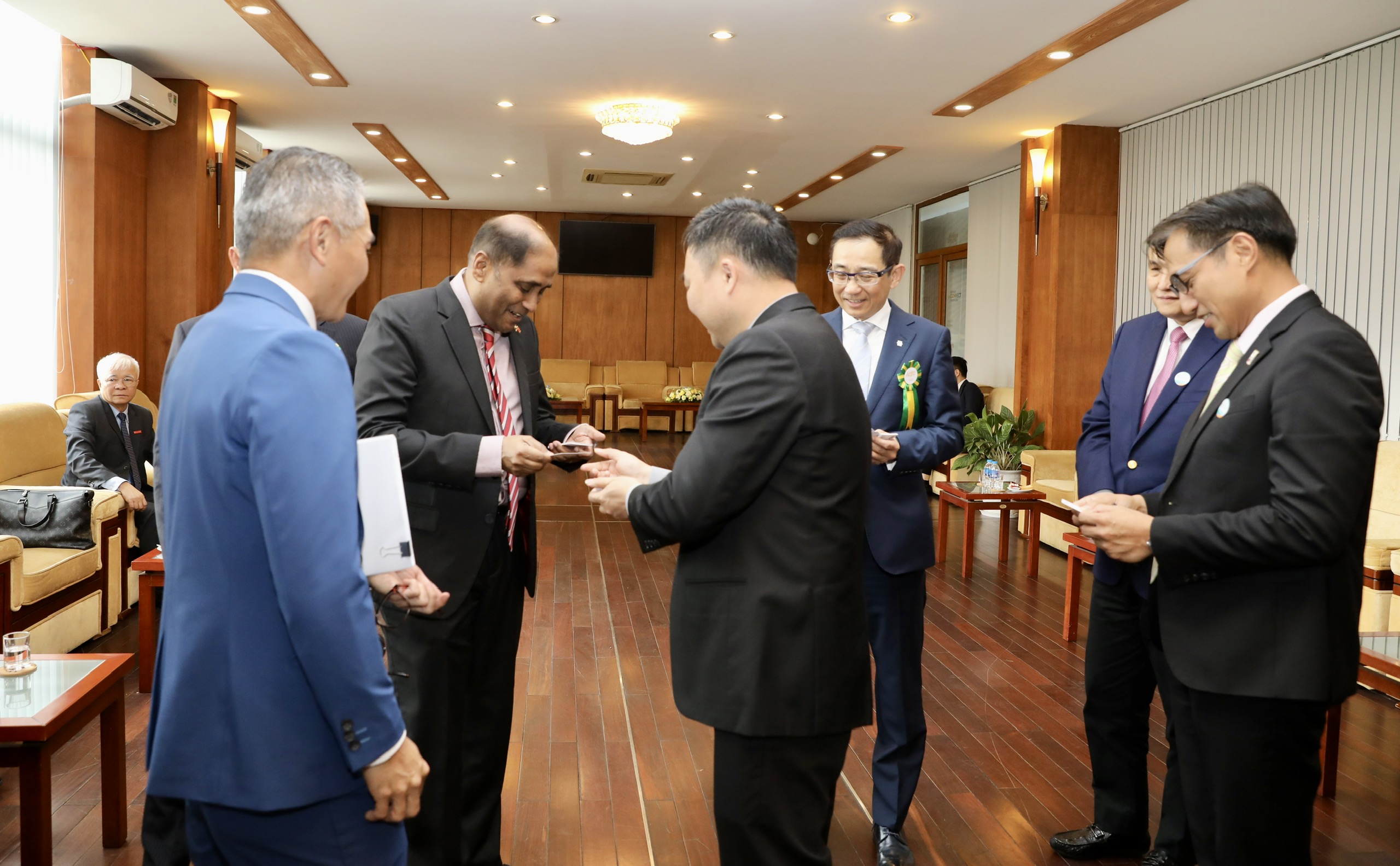 L&atilde;nh đạo đại sứ qu&aacute;n c&aacute;c nước tham dự đ&aacute;nh gi&aacute; cao nội dung, c&ocirc;ng t&aacute;c tổ chức Diễn đ&agrave;n Vietnam Connect 2024. Theo nhiều đại biểu, đ&acirc;y l&agrave; sự kiện rất quan trọng để x&aacute;c định chiến lược tăng trưởng xanh của nhiều địa phương, PG88 Link Dễ Nhớ Pg88.com. Việt Nam đang thực sự quyết liệt để tiến tới Zero carbon.&nbsp;