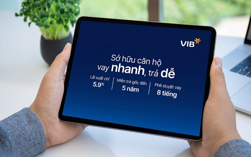 Ngo&agrave;i l&atilde;i suất hấp dẫn, c&aacute;c ng&acirc;n h&agrave;ng đang triển khai h&agrave;ng loạt ưu đ&atilde;i cho kh&aacute;ch h&agrave;ng.
