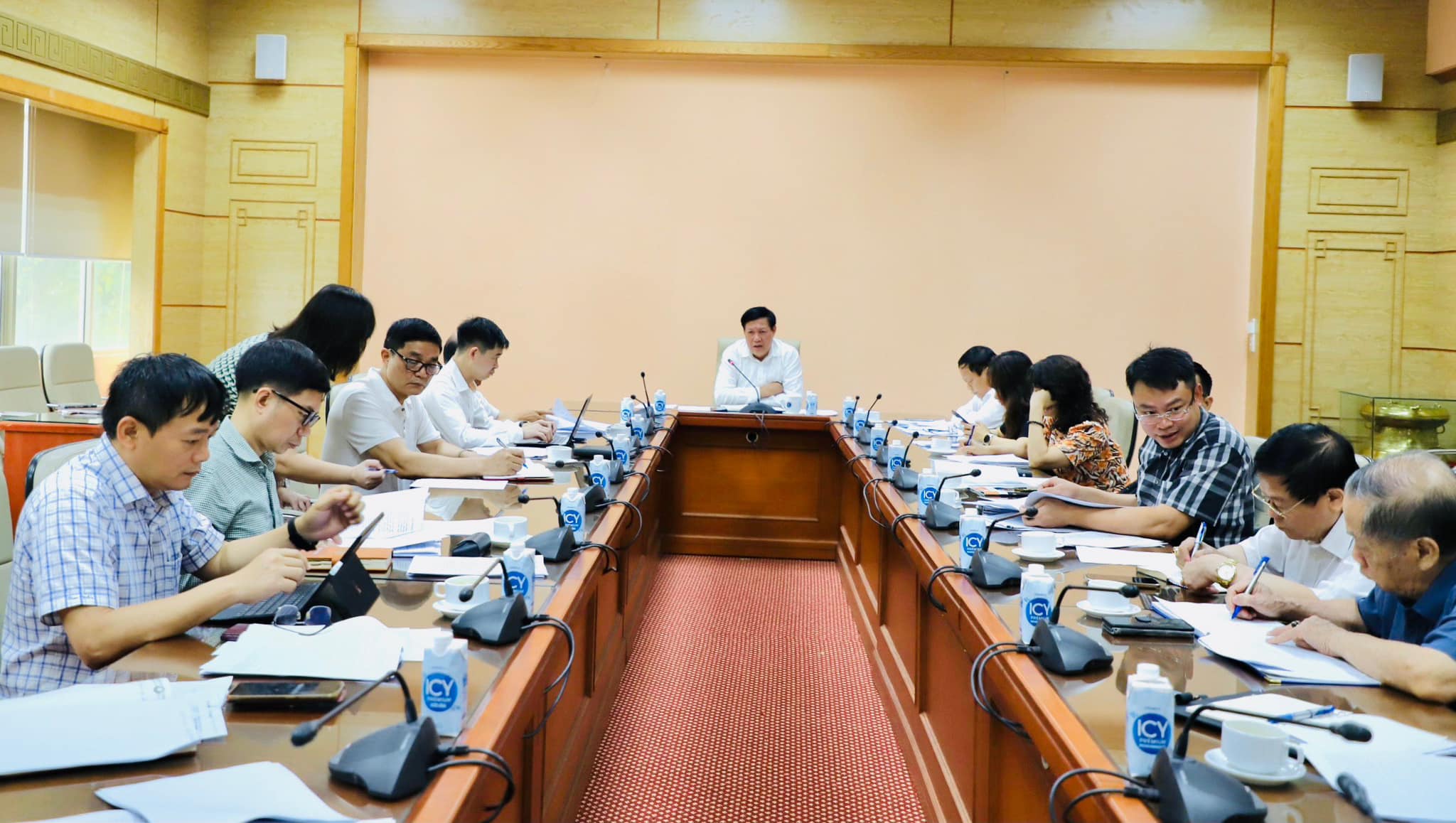 Bộ Y tế họp rà soát các vướng mắc trong hoạt động Pg88 com chính chủ dược liệu. Ảnh: Trần Minh.