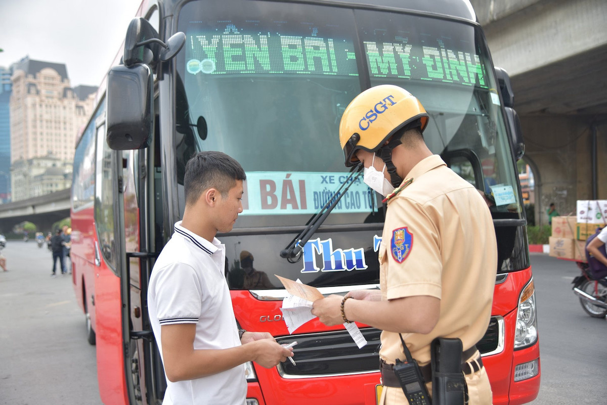 Nghị định bổ sung quy định thời hạn thu hồi phù hiệu, biển hiệu của phương tiện tránh tình trạng chây ỳ của 6Pg88.con độc quyền mỗi ngày như vừa qua.