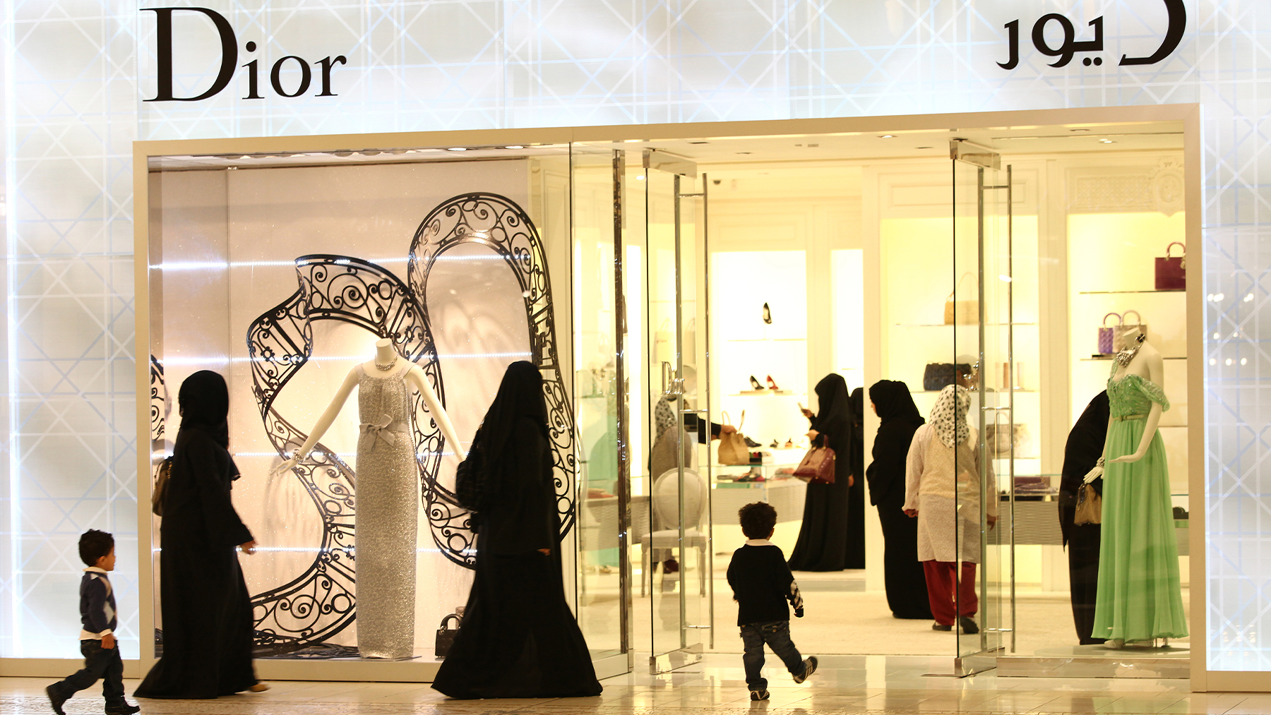 2% c&ocirc;ng d&acirc;n Qatar l&agrave; triệu ph&uacute;, dẫn đầu về mức độ gi&agrave;u c&oacute; so với Kuwait, UAE v&agrave; Arab Saudi.