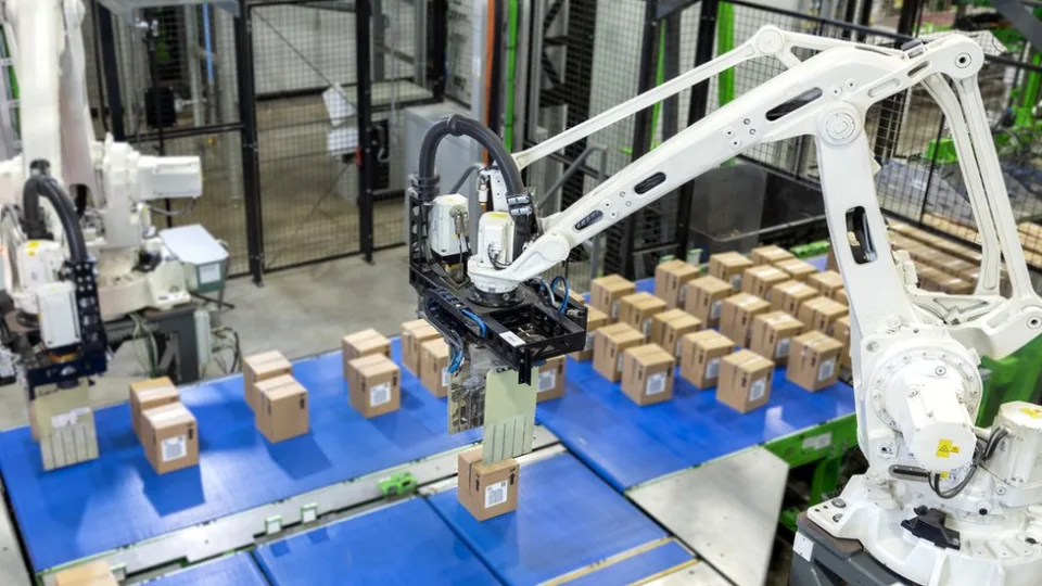 Công nghệ tự động hóa tại kho hàng Walmart.