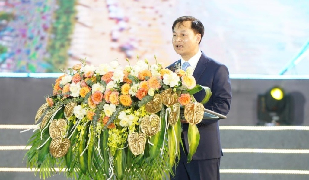 Chủ tịch UBND huyện Hoằng H&oacute;a L&ecirc; Thanh Hải ph&aacute;t biểu khai mạc lễ hội