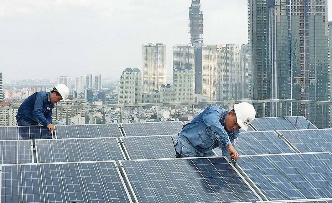 Phát triển điện mặt trời mái nhà: Cần tính toán thận trọng để phát huy ưu điểm và hạn chế các rủi ro