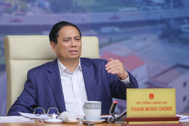 Thủ tướng y&ecirc;u cầu c&aacute;c bộ, ng&agrave;nh phải lập ngay tổ c&ocirc;ng t&aacute;c xuống l&agrave;m việc với c&aacute;c địa phương khi c&oacute; c&aacute;c vướng mắc để giải quyết ngay - Ảnh: VGP.