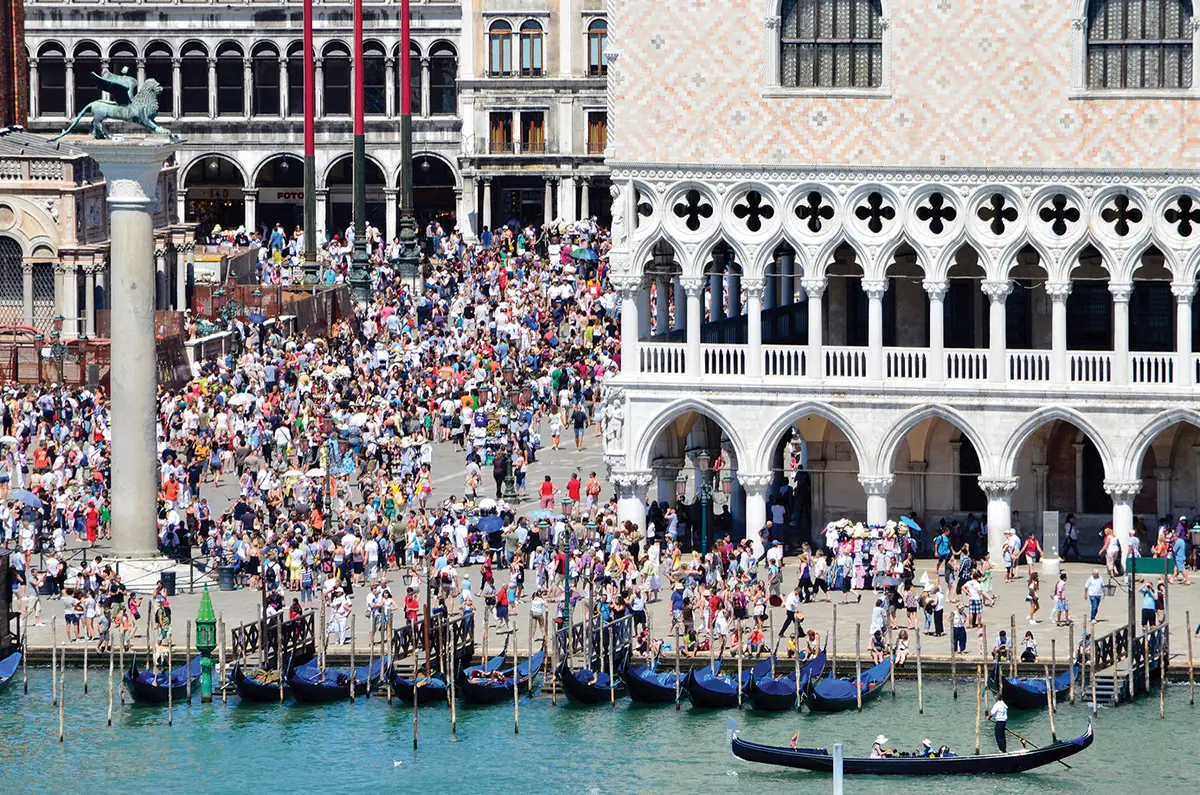 Từ th&aacute;ng 4/2023, du kh&aacute;ch đến Venice (&Yacute;) sẽ phải 