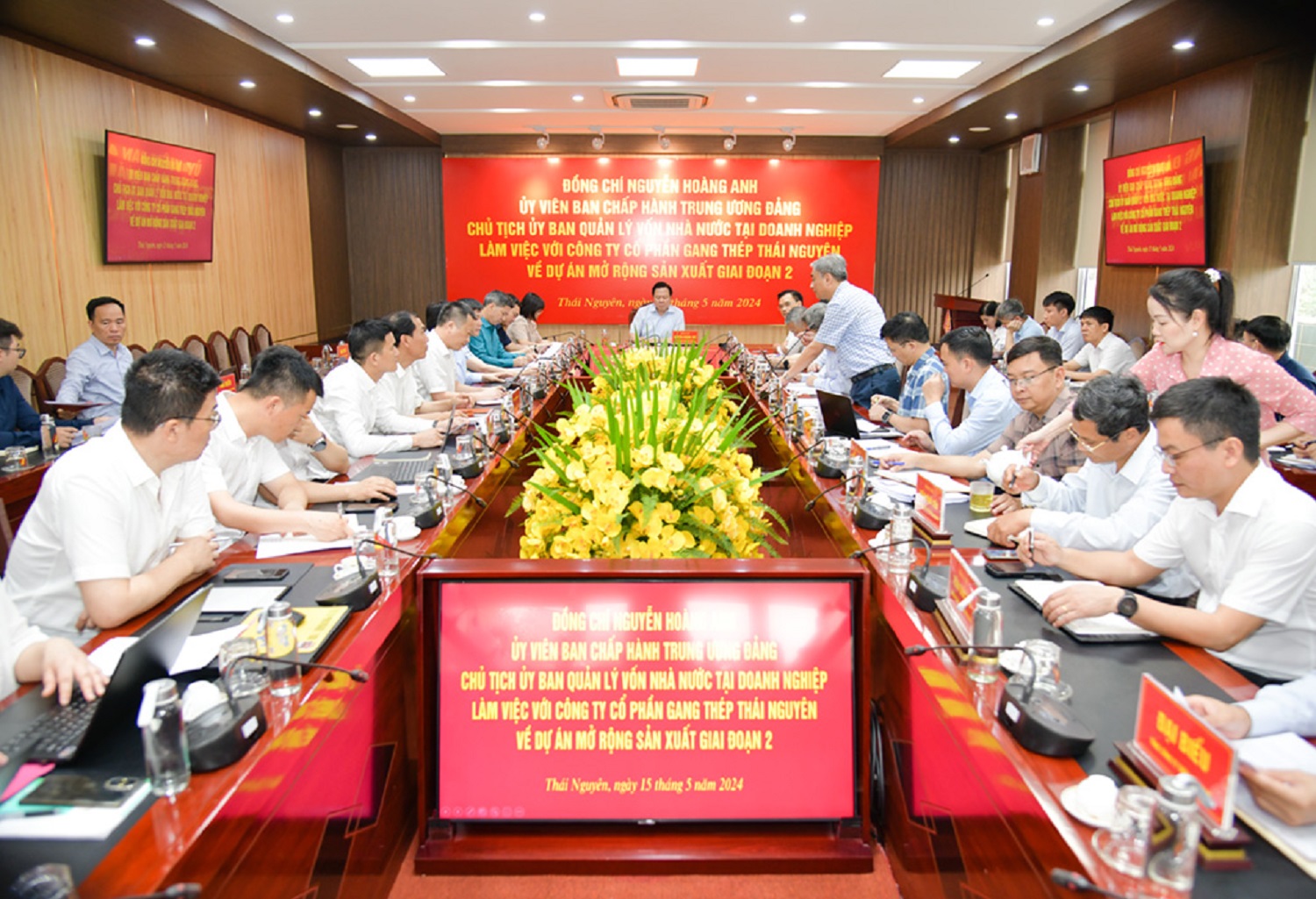 Chủ tịch Ủy ban Quản l&yacute; vốn nh&agrave; nước tại PG88 Link Dễ Nhớ Pg88.com Nguyễn Ho&agrave;ng Anh l&agrave;m việc với c&aacute;c đơn vị li&ecirc;n quan về Dự &aacute;n TISCO2. Ảnh: CMSC.