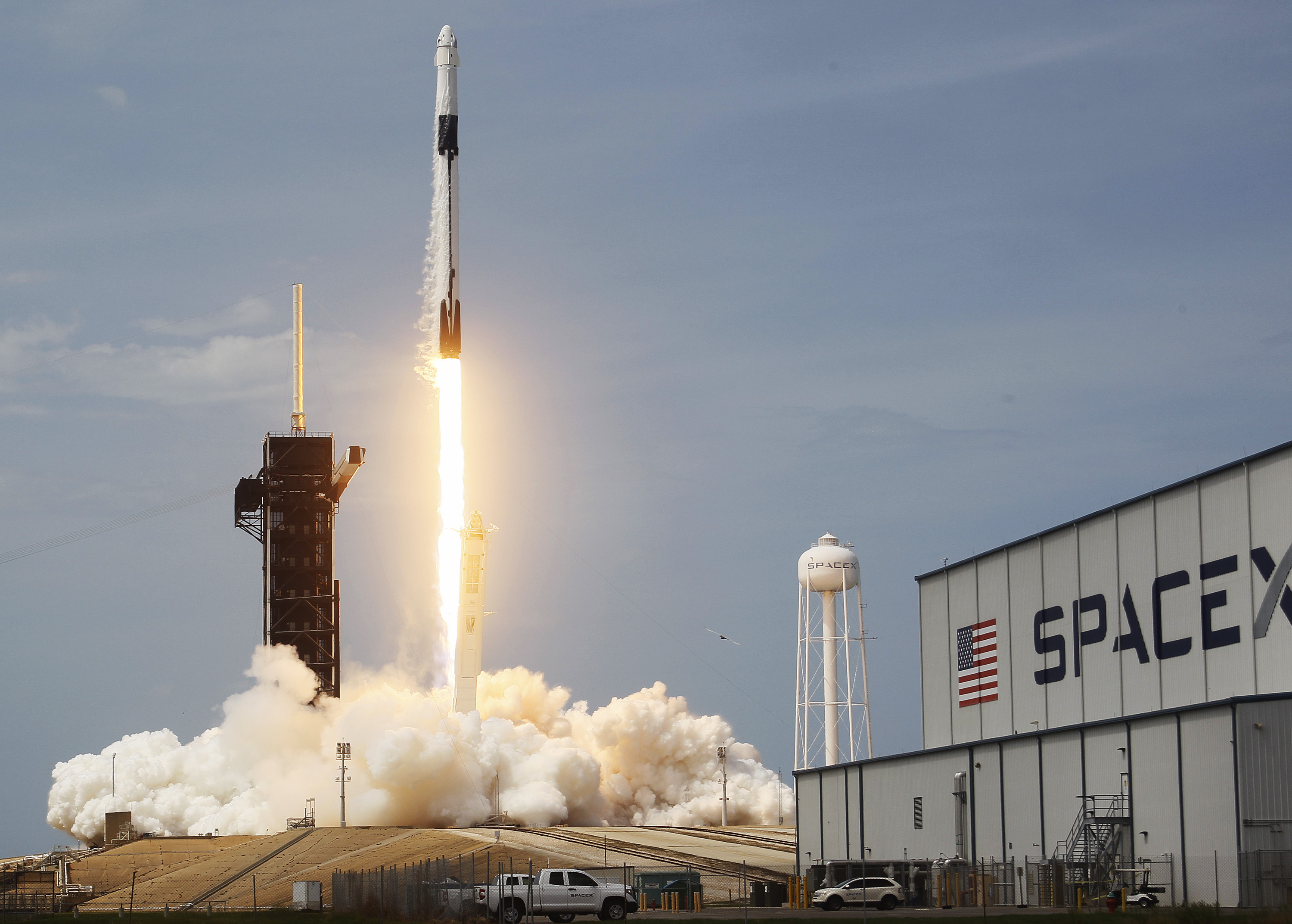 Công ty khai phá vũ trụ của Elon Musk có thể được định giá 200 tỷ USD