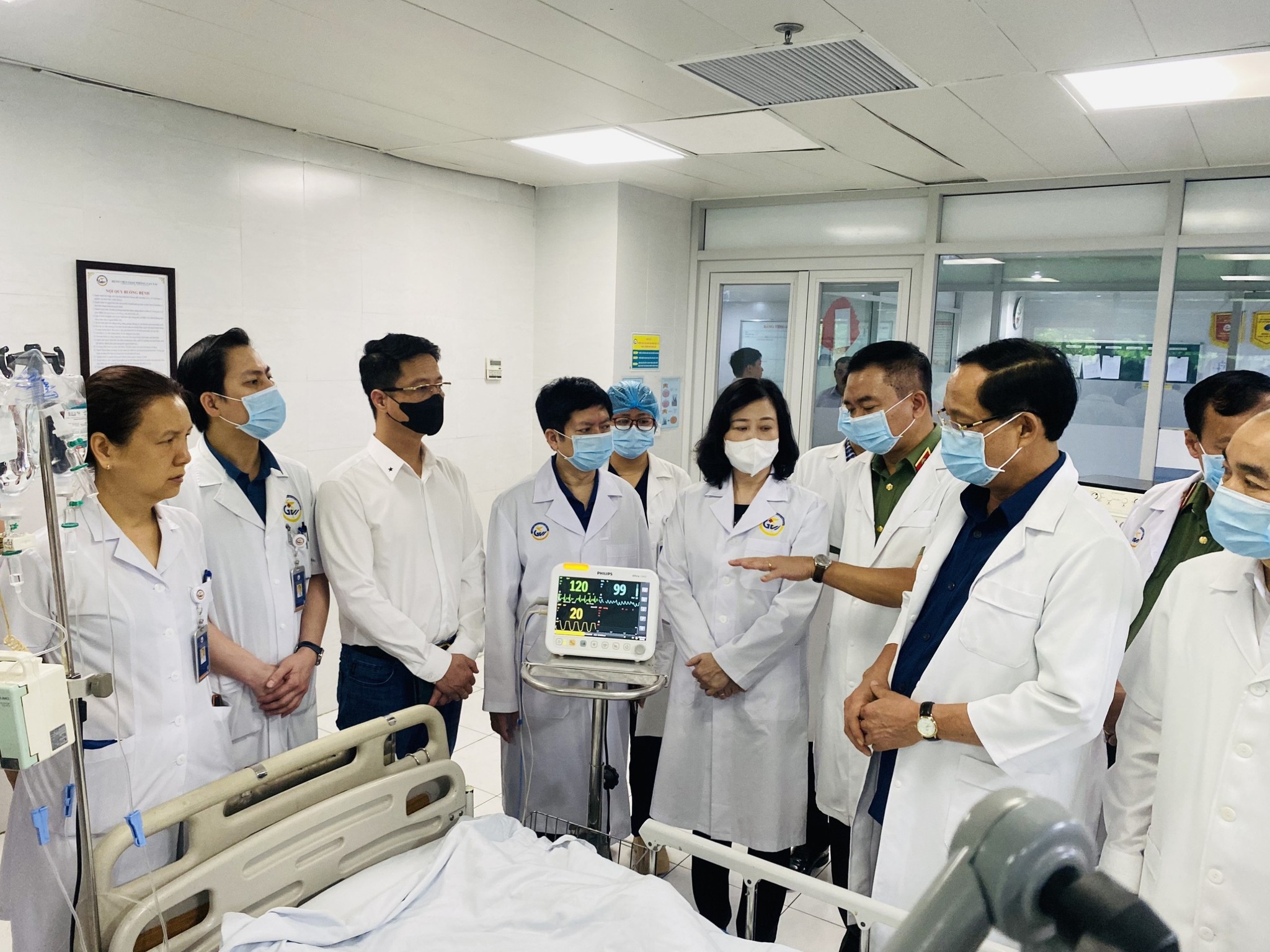 Bộ Y tế y&ecirc;u cầu c&aacute;c bệnh viện tập trung cứu chữa, điều trị cho c&aacute;c nạn nh&acirc;n. Ảnh: Tuấn Dũng.