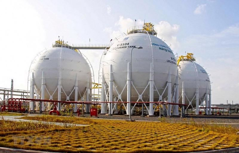 Quy hoạch điện 8 đưa ra mục tiêu chuyển đổi 18 GW điện than vào năm 2030 được thay thế bằng 14 GW điện khí LNG và 12-15 GW nguồn năng lượng tái tạo.