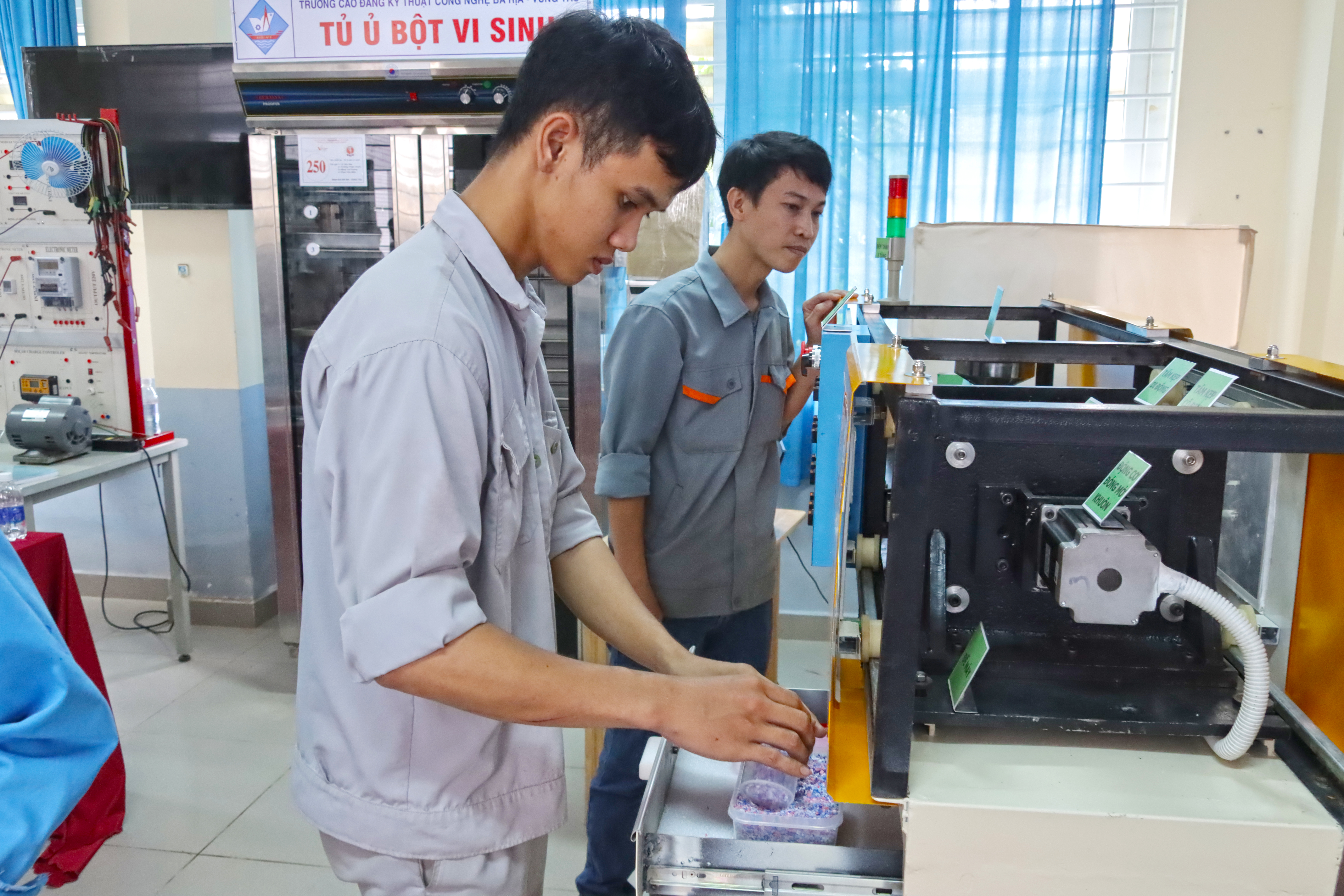 Đ&agrave;o tạo cho người PG88 Sòng bạc trực tuyến TOP 1 Việt Nam | Casino, Nổ Hũ để n&acirc;ng cao chất lượng nh&acirc;n lực. Ảnh: N.Dương.