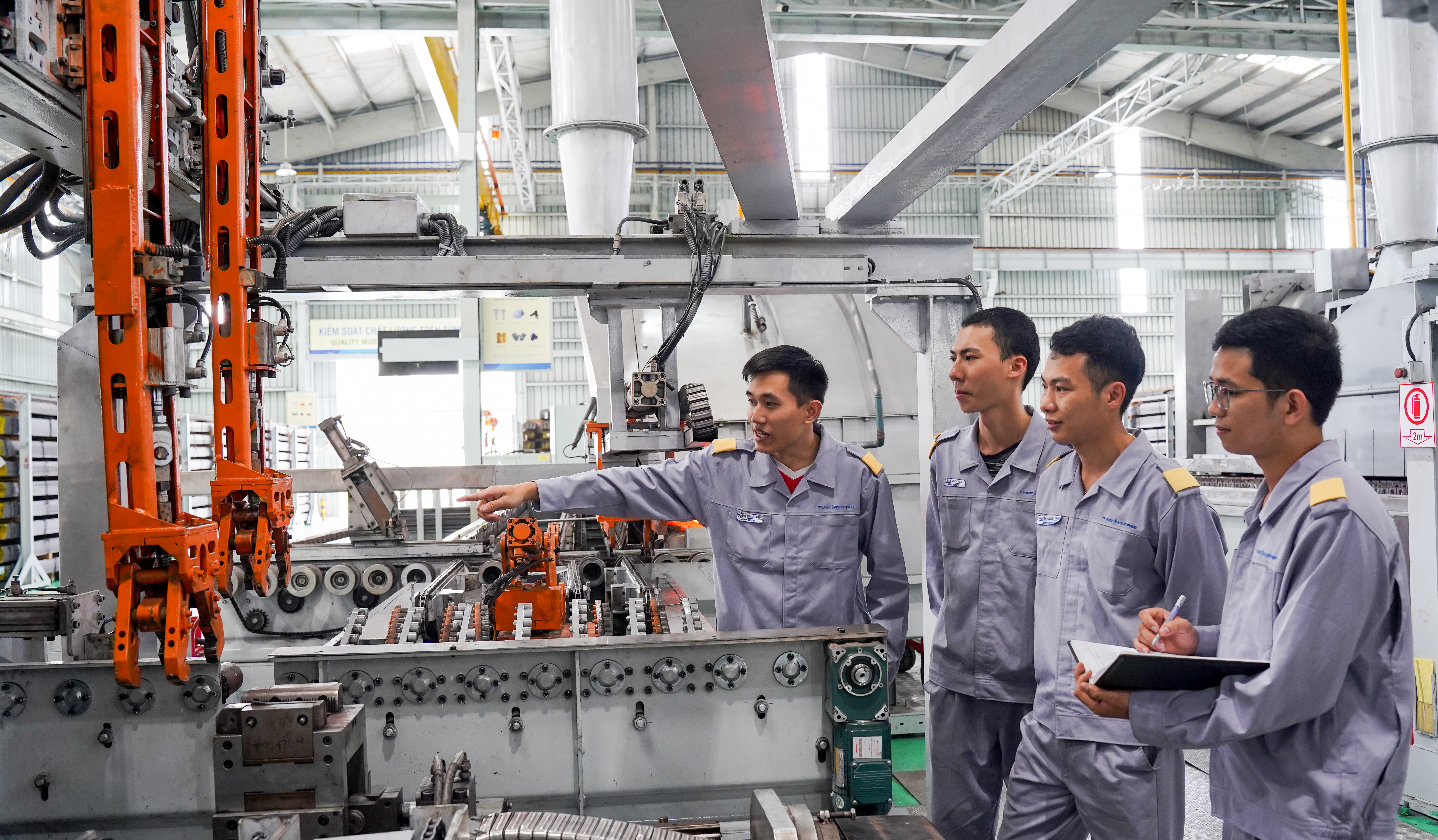 THACO INDUSTRIES tập trung tuyển dụng số lượng lớn kỹ sư cho Trung t&acirc;m R&D mới, hướng đến cải tiến hơn nữa c&ocirc;ng nghệ v&agrave; năng lực sản xuất.