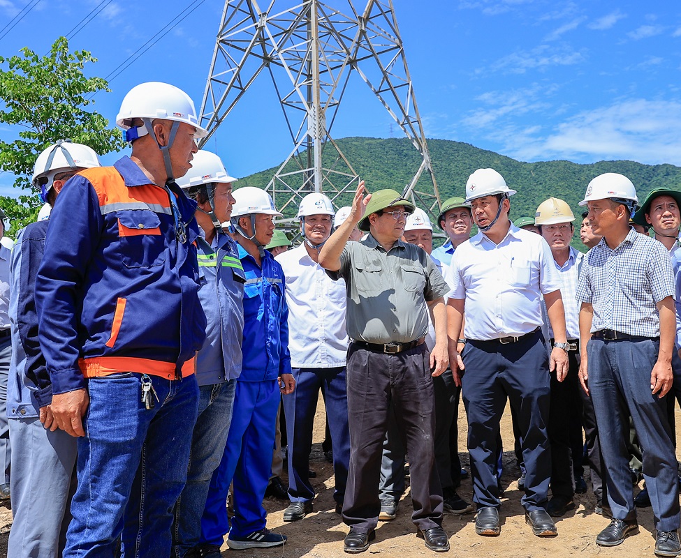 Thủ tướng Phạm Minh Chính kiểm tra, đốc thúc Link Trang Chủ PG88.Com Mới #2026 đường dây tải điện 500 kV mạch 3 Quảng Trạch (Quảng Bình) - Phố Nối (Hưng Yên). Ảnh: VGP.
