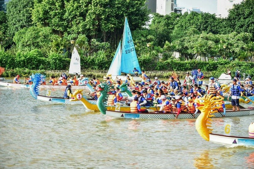 Du lịch đường thủy tại TP.HCM ngày càng được đầu tư với nhiều sản phẩm đa dạng, mới lạ và hấp dẫn. 