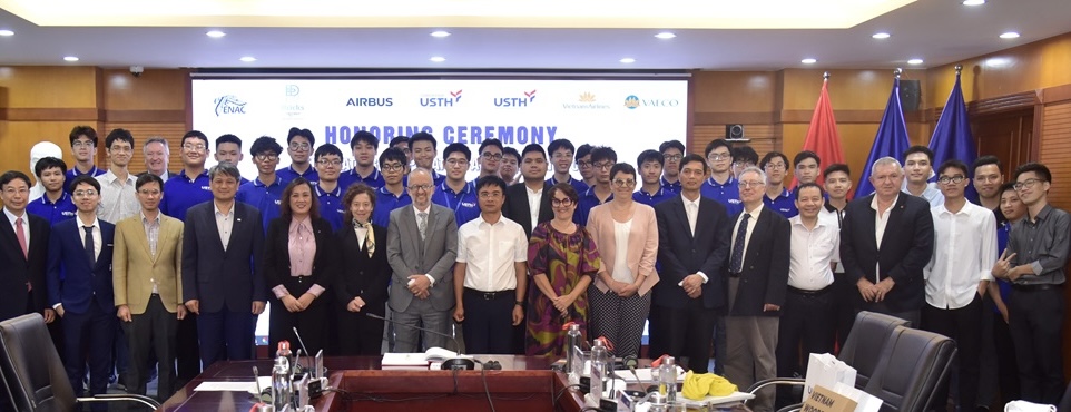 Airbus hợp tác phát triển nhân lực ngành hàng không vũ trụ Việt Nam