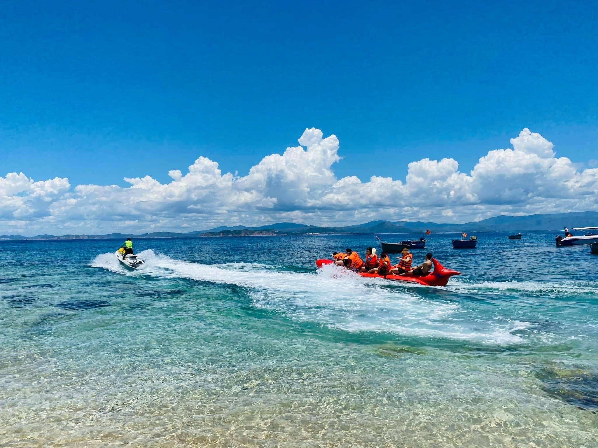 Nơi đ&acirc;y xứng đ&aacute;ng l&agrave; một địa phương c&oacute; tiềm năng khai th&aacute;c du lịch biển h&agrave;ng đầu của Việt Nam v&agrave; khu vực.
